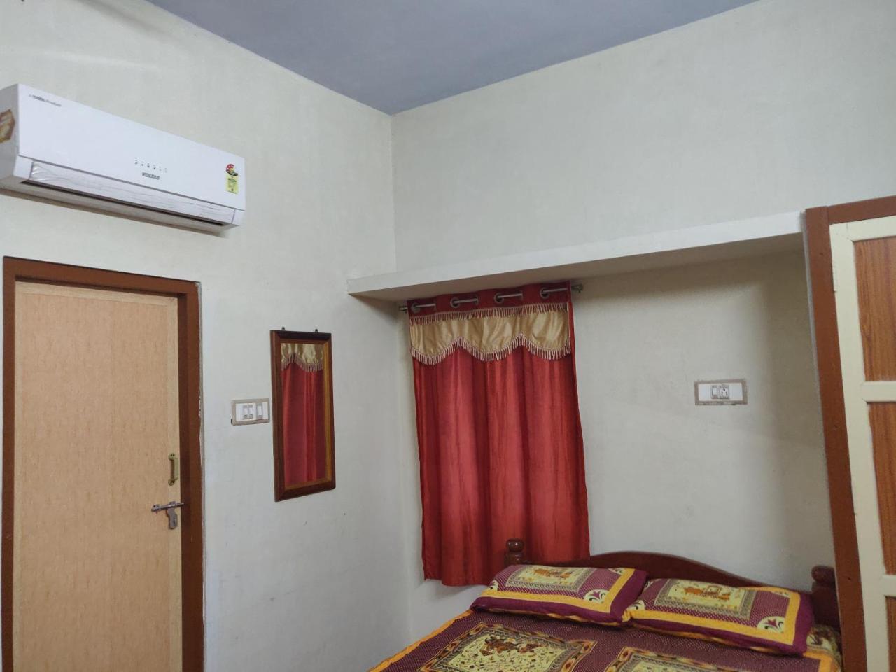 Srb Residency Hotel Tiruvannamalai Bagian luar foto