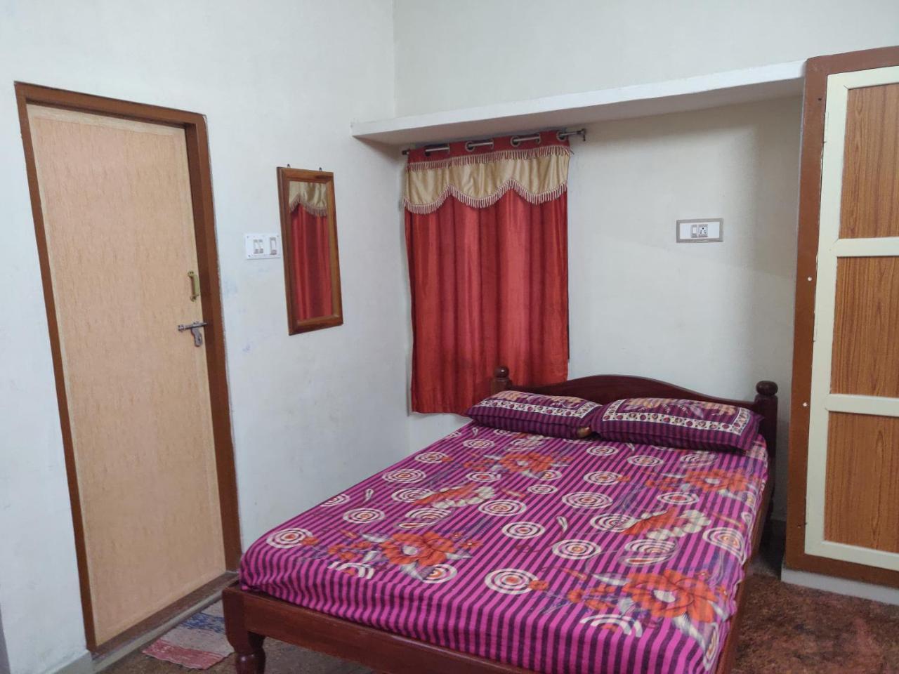 Srb Residency Hotel Tiruvannamalai Bagian luar foto