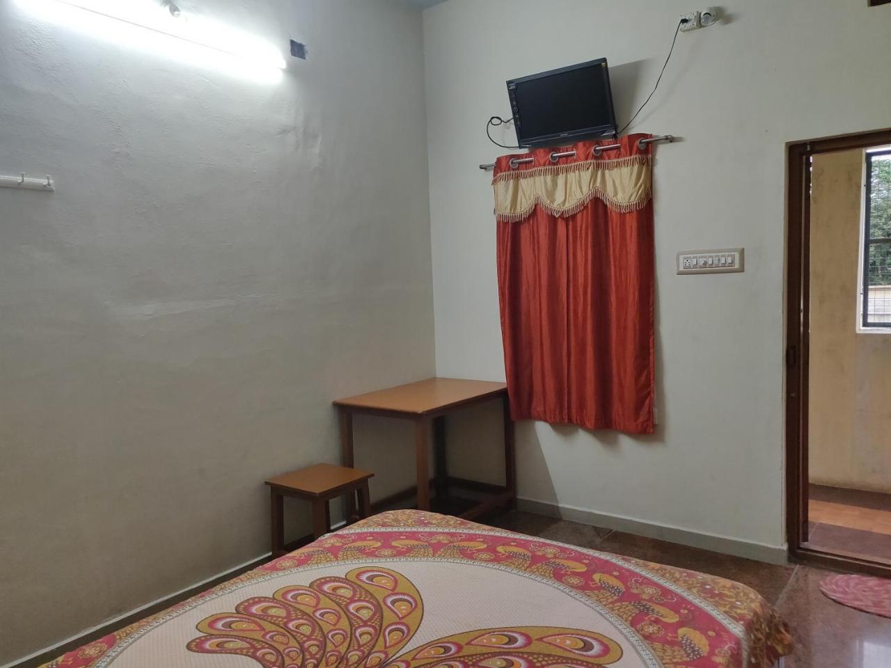 Srb Residency Hotel Tiruvannamalai Bagian luar foto