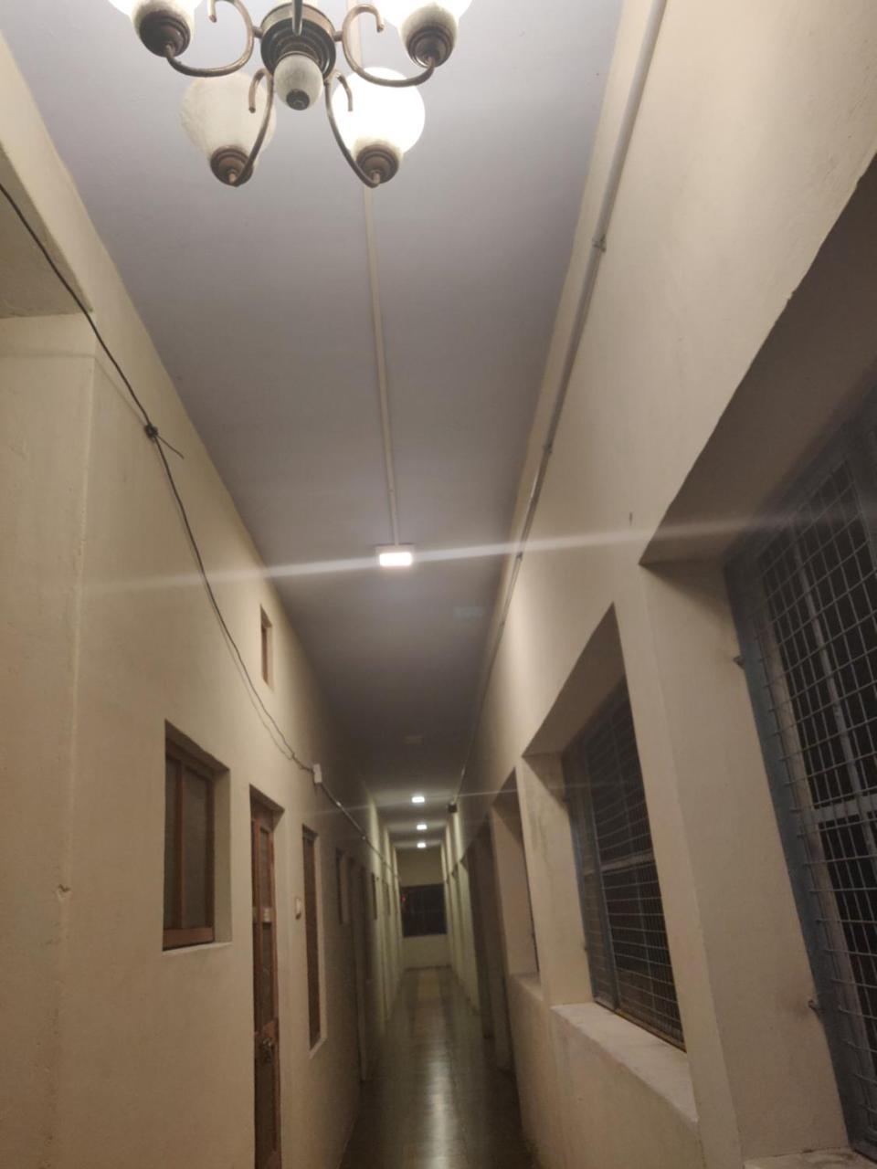 Srb Residency Hotel Tiruvannamalai Bagian luar foto