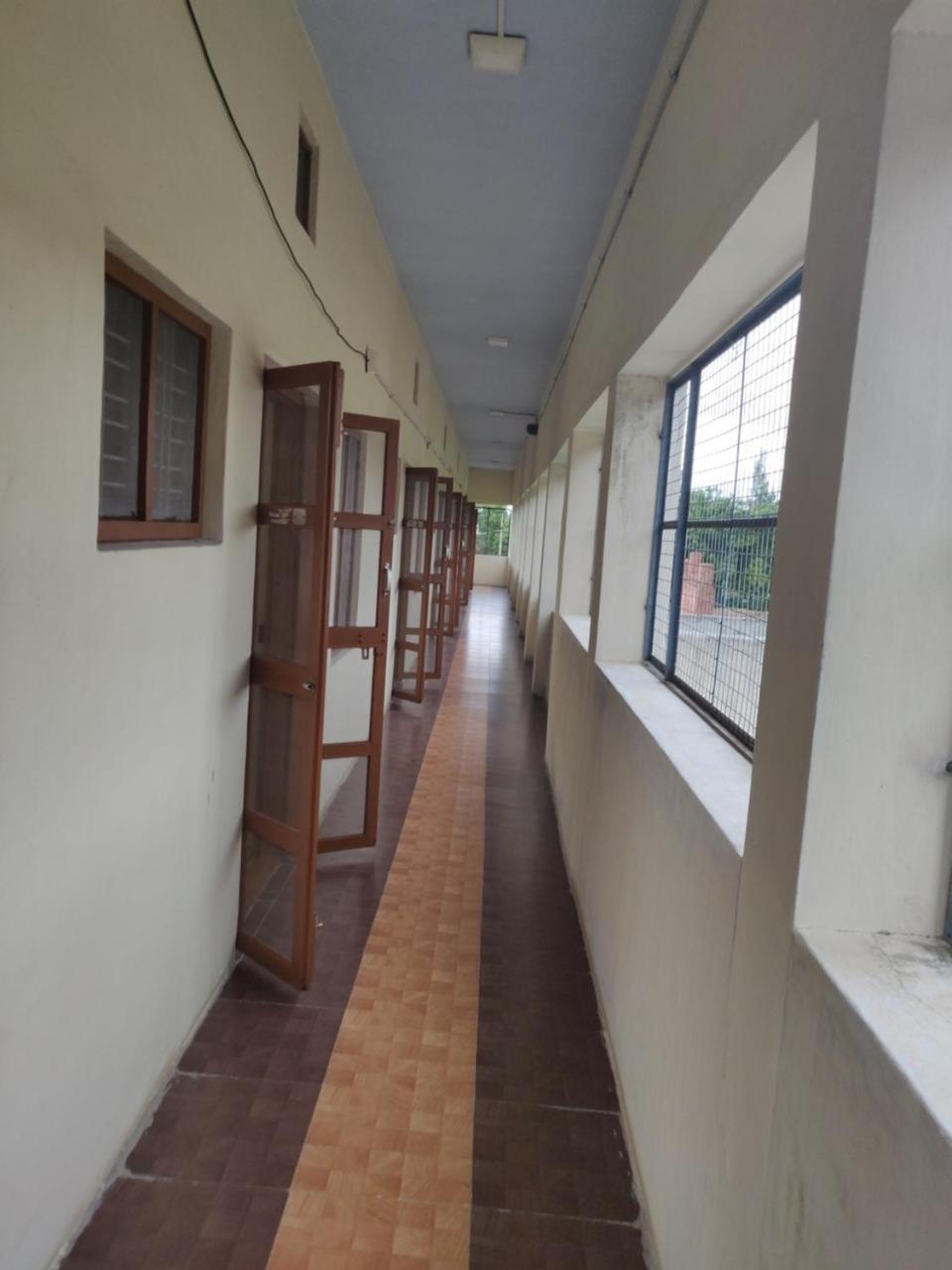 Srb Residency Hotel Tiruvannamalai Bagian luar foto